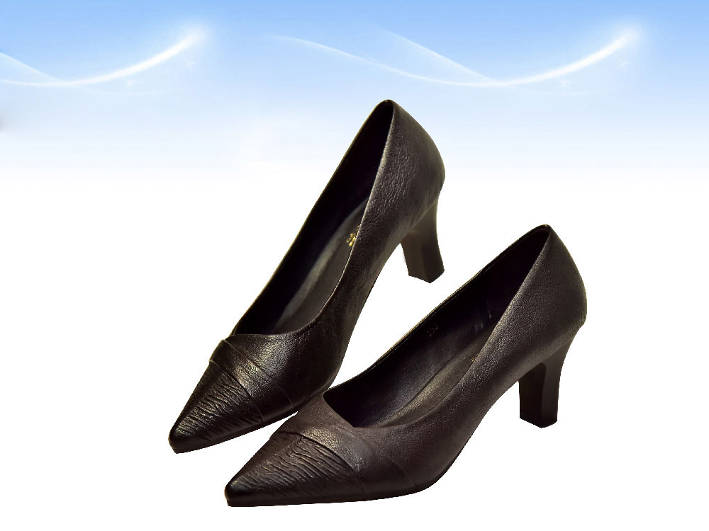 Leather shoes for women