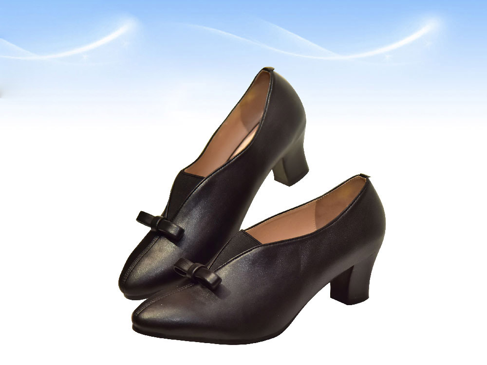 Leather shoes for women