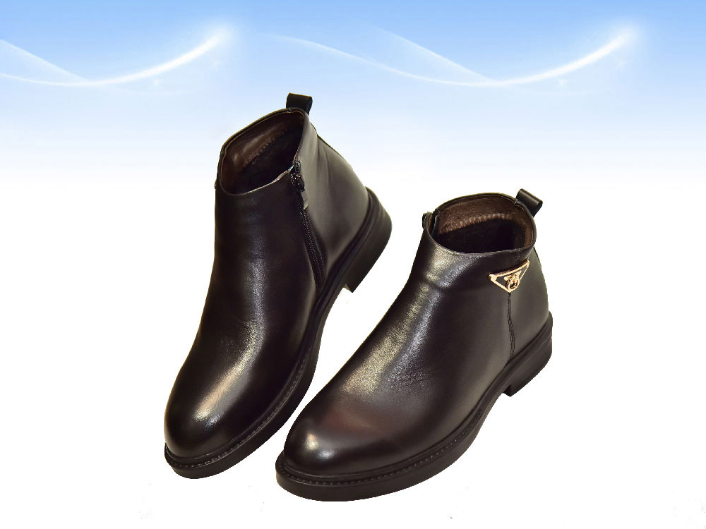   Winter leather shoes for men