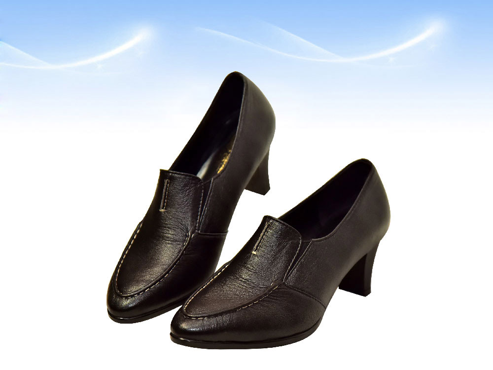 Leather shoes for women