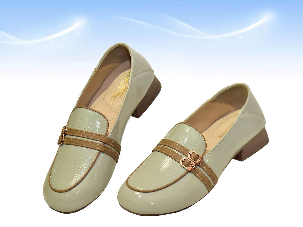 Leather shoes for women