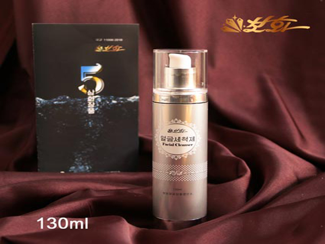 Очищающая пенка для лица