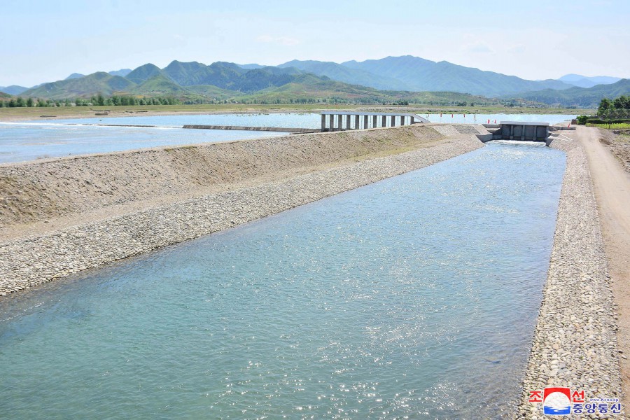 Vast Project for Gravity-fed Waterway Completed in DPRK